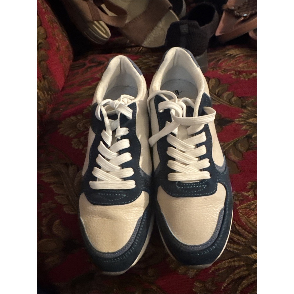 Fabletics Athletic Sneakers Women's Size 8 Green And White - Picture 2 of 7